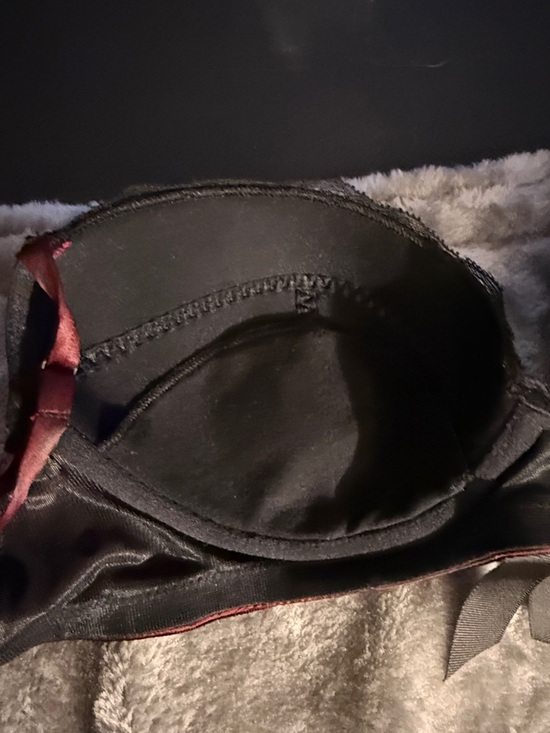 Victoria's Secret Burgundy and Black Lace Push-Up Bra - Picture 11 of 12